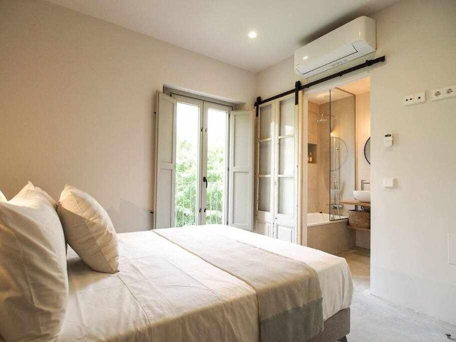 Velo Vern 3 Luxury Penthouse W Views Of City Wall Girona Bagian luar foto