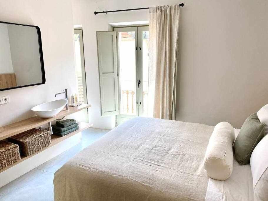 Velo Vern 3 Luxury Penthouse W Views Of City Wall Girona Bagian luar foto
