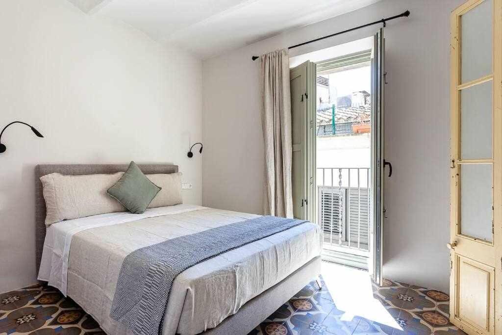 Velo Vern 3 Luxury Penthouse W Views Of City Wall Girona Bagian luar foto