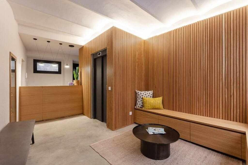 Velo Vern 3 Luxury Penthouse W Views Of City Wall Girona Bagian luar foto