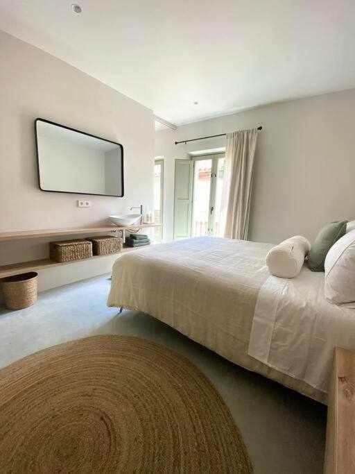 Velo Vern 3 Luxury Penthouse W Views Of City Wall Girona Bagian luar foto