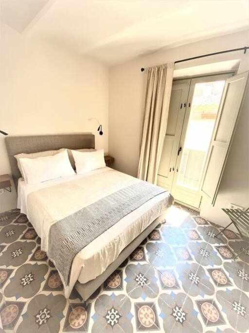 Velo Vern 3 Luxury Penthouse W Views Of City Wall Girona Bagian luar foto