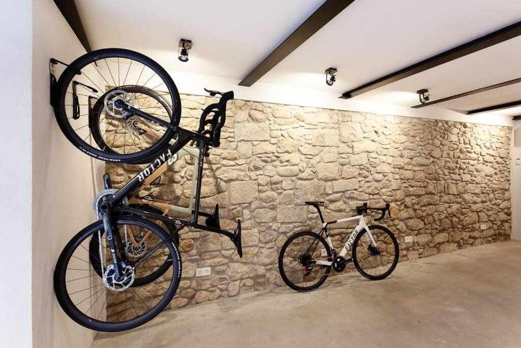 Velo Vern 3 Luxury Penthouse W Views Of City Wall Girona Bagian luar foto